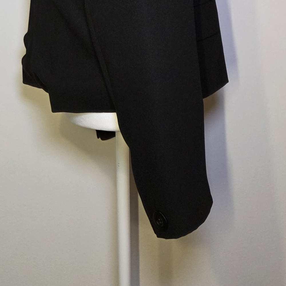Classic Black Women's Blazer - Picture 6 of 8